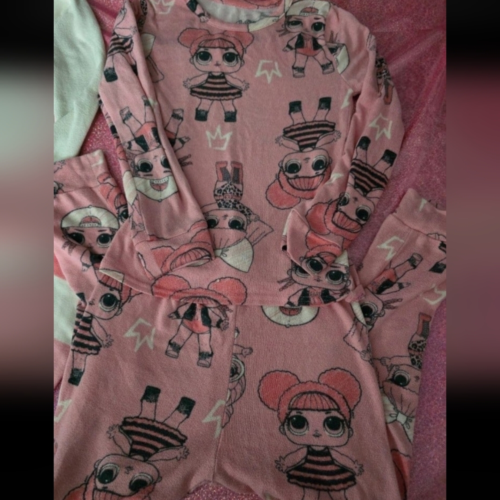 2 pairs of L.O.L Pajama sets! Girls size 6! - Picture 11 of 12